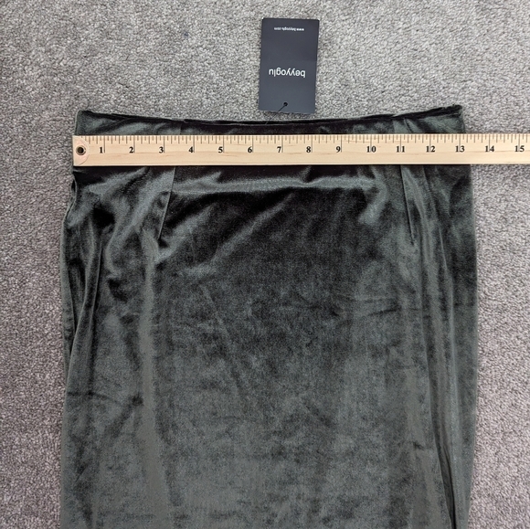 DARK green velvet velour skirt size Medium BNWT - Picture 6 of 7